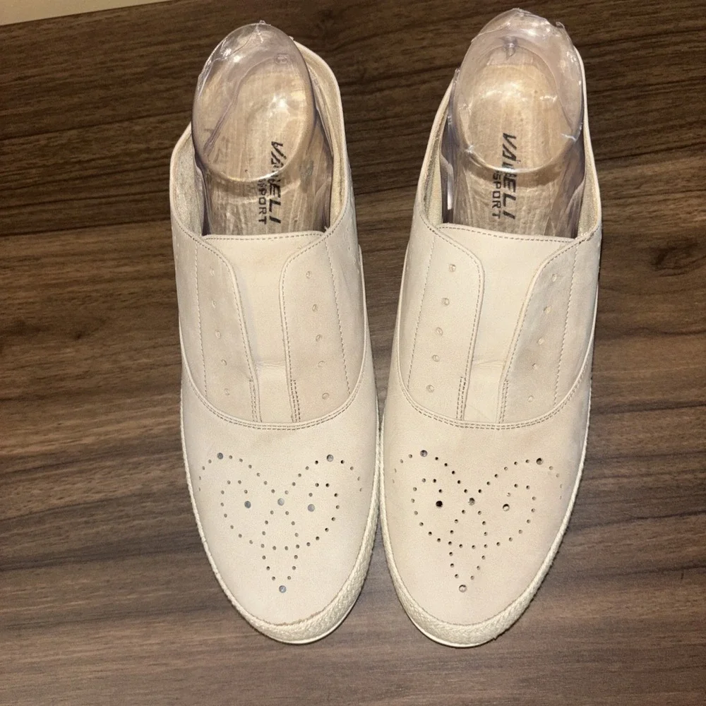 Vaneli Sport 10 M Quain Stone Nubuck Espadrille Perforated Sneaker Slip On